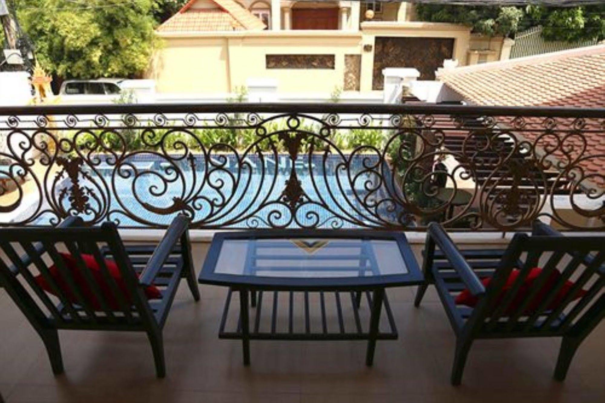 Villa Cambell Hotel & Cafe 프놈펜 외부 사진